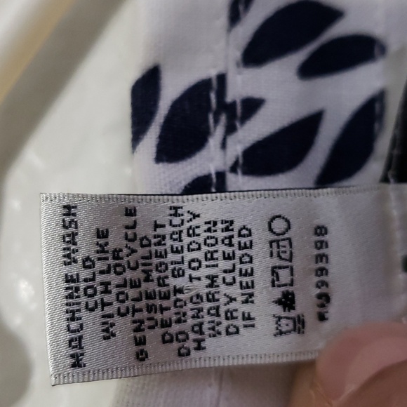 Neiman Marcus White & Blue 100% Linen V Neck Top Shirt, Size S - Picture 12 of 15